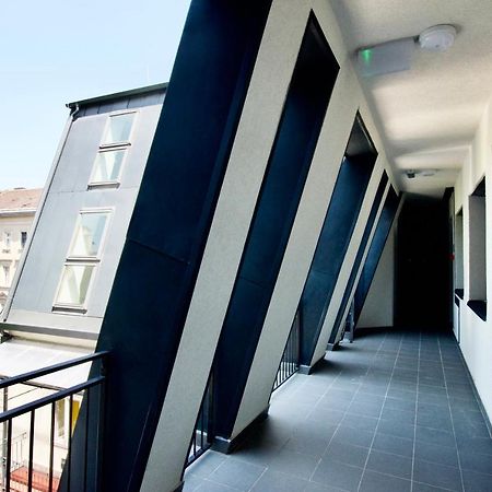 Premium Apartment By Hi5 - Penthouse Studio + Rooftop Budapest Esterno foto